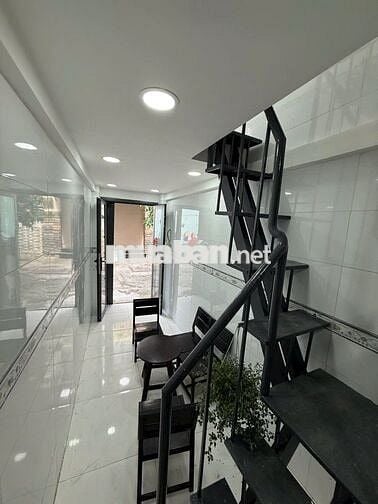 Chỉ 1 Tỷ hơn có nhà sổ Hồng riêng 1 trệt 2 lầu mới đẹp hẻm xe hơi