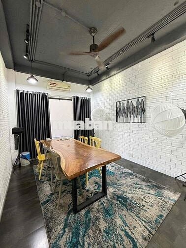 "Chủ Nhà Định Cư Nước Ngoài - Đặt Biệt Nhà Này Của Kiến Trúc Nên Thiết