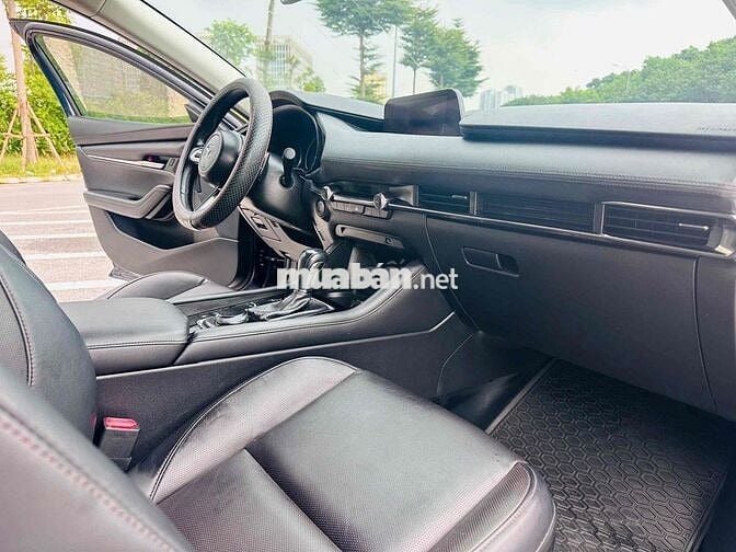 em xin phép bán Mazda 3 sx 2022