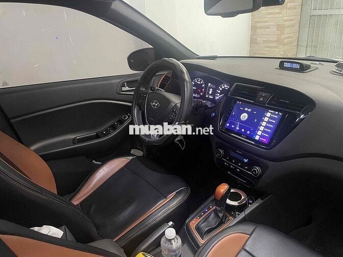 Hyundai i20 2015 Active 1.4 AT - 100000 km