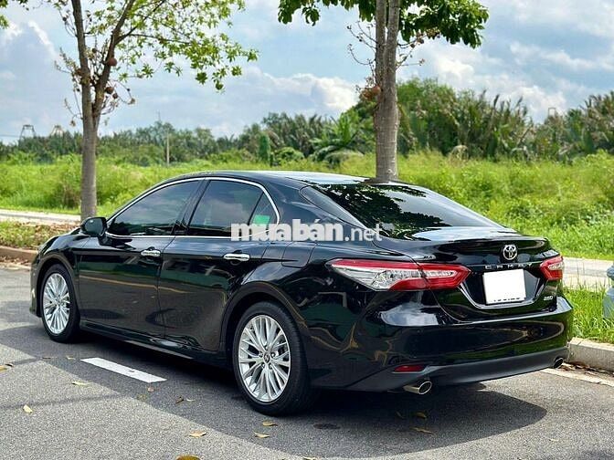 Toyota Camry 2020 2.5Q - 25.000km 1 chủ từ đầu