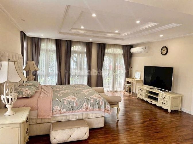 Cho thuê Biệt thự Khu Cảnh đồi giá 120tr nhà đẹp xuất sắc PMH 