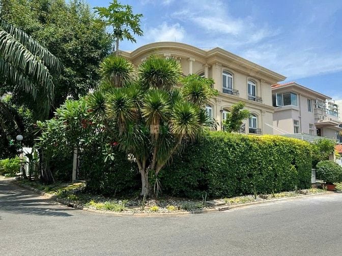 Cho thuê Biệt thự Khu Cảnh đồi giá 120tr nhà đẹp xuất sắc PMH 