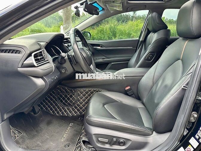 Toyota Camry 2020 2.5Q - 25.000km 1 chủ từ đầu