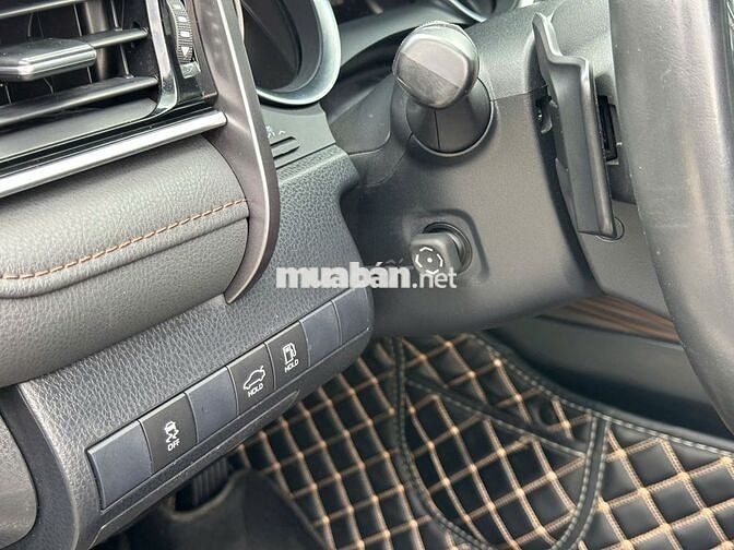 Toyota Camry 2020 2.5Q - 25.000km 1 chủ từ đầu