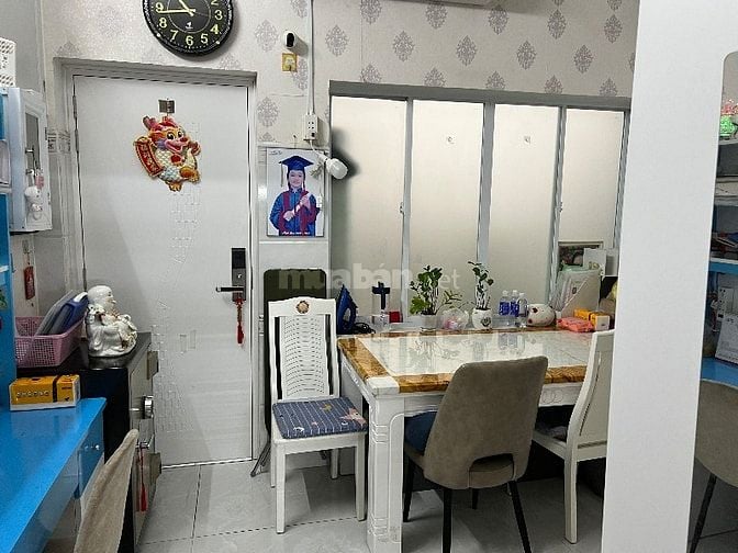 DO ĐI ĐỊNH CƯ NƯỚC NGOÀI NÊN CẦN RA ĐI CĂN HỘ CHUNG CƯ TẦNG TRỆT Q1