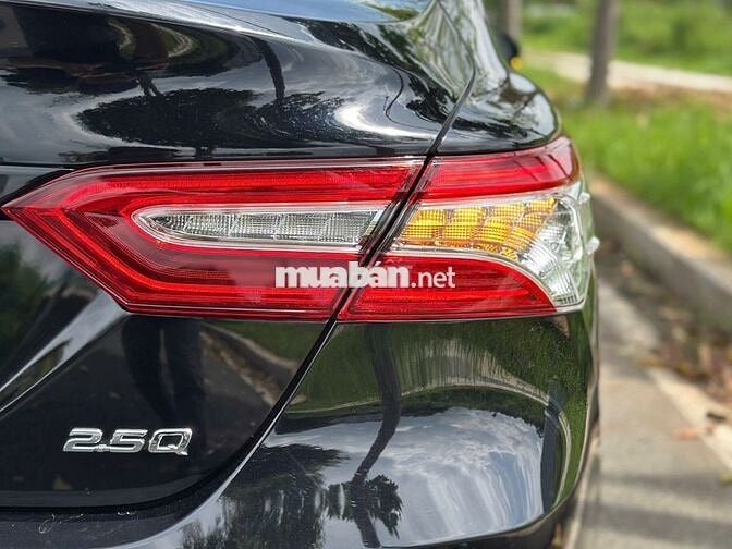 Toyota Camry 2020 2.5Q - 25.000km 1 chủ từ đầu