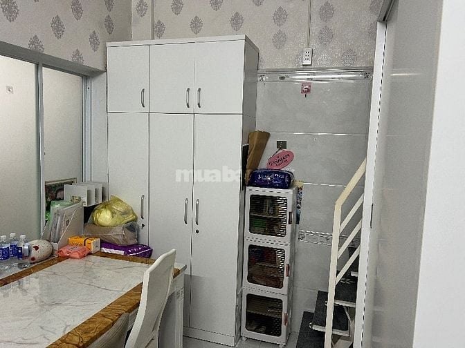 DO ĐI ĐỊNH CƯ NƯỚC NGOÀI NÊN CẦN RA ĐI CĂN HỘ CHUNG CƯ TẦNG TRỆT Q1