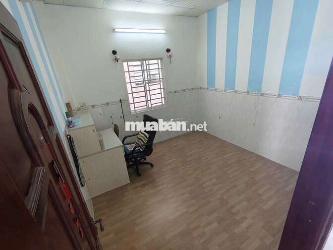 Nhà nguyên căn đường Lê Anh Xuân điện nước nhà nước
3PN, 1PK, 3 ml