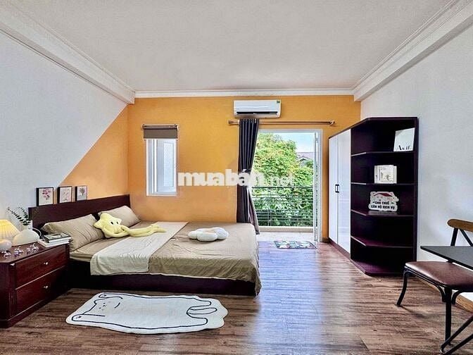 🏡Căn hộ full nội thất rộng có ban công lớn khu CV Hoàng Văn Thụ