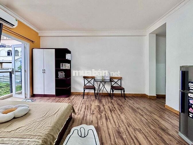 🏡Căn hộ full nội thất rộng có ban công lớn khu CV Hoàng Văn Thụ