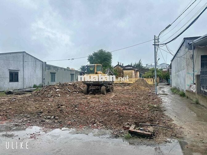 Mộc sơn 3 dt 80m ngang 5,57m nở hậu 5,8m. Khu dân cư hiện hữu.