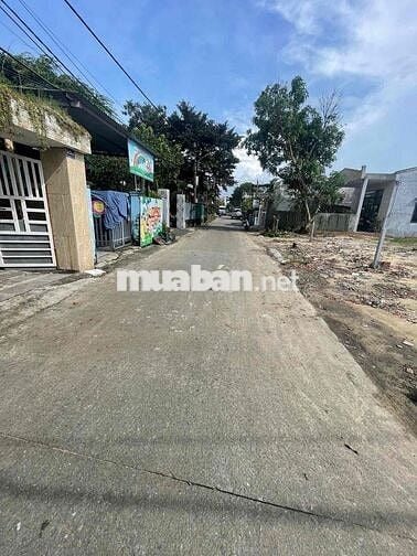 Mộc sơn 3 dt 80m ngang 5,57m nở hậu 5,8m. Khu dân cư hiện hữu.