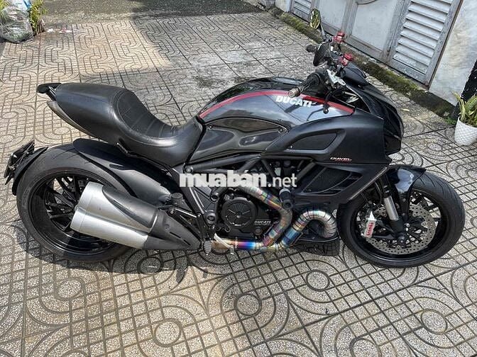 Ducati Diavel 1.200cc ( Giá Sinh Viên )