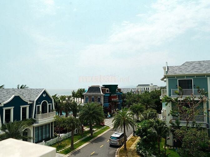 Bán biệt thự biển 225m2 Wonderland Hồ Tràm, giá tốt