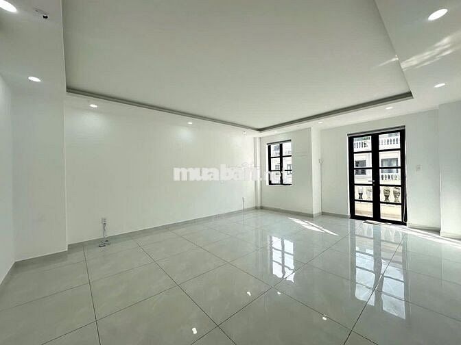 Cho thuê văn phòng cityland giá chỉ từ 5tr . Có máy lạnh và thang máy