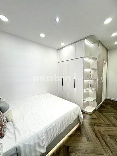 Bán căn hộ mới nhất Sky Garden - PMH, 3PN-2WC Nhà Full nội thất 