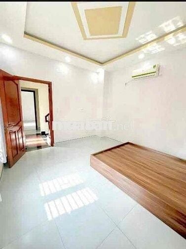 PHÒNG STUDIO CỬA SỔ ĐÓN NẮNG GIÁ RẺ