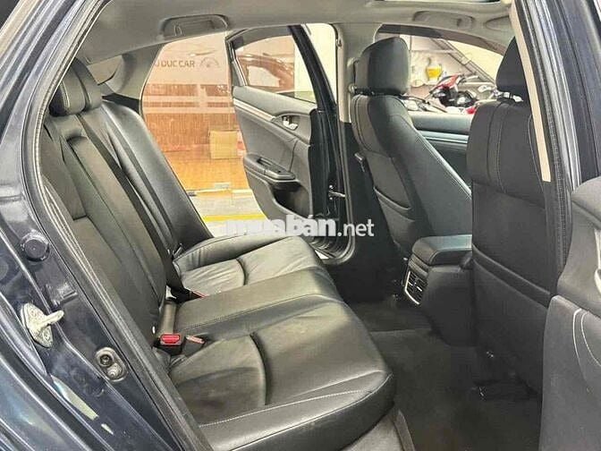 Honda Civic 2017 1.5L Vtec Turbo - 82000 km