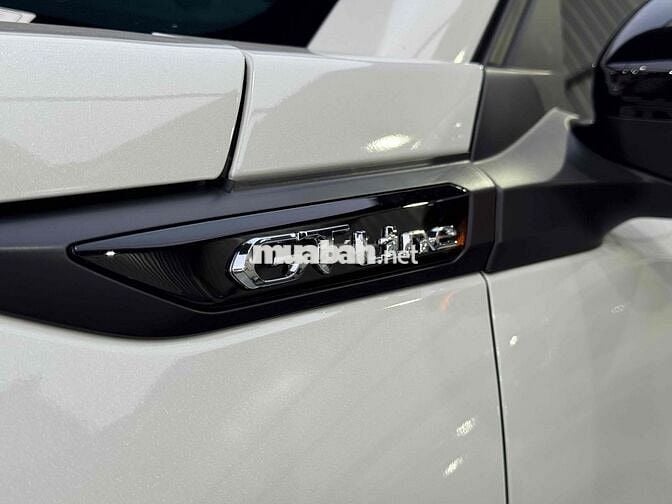 Peugeot 2008 2024 GT Line 1.2 AT - 3600 km