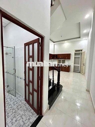 NHÀ MƠI HẺM XE TẢI 354/ PHAN VĂN TRỊ - DÀI 20m CÓ SÂN XE RỘNG RÃI