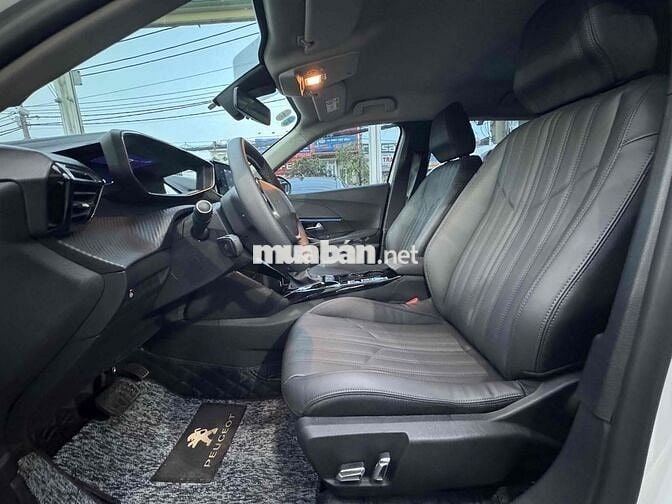 Peugeot 2008 2024 GT Line 1.2 AT - 3600 km