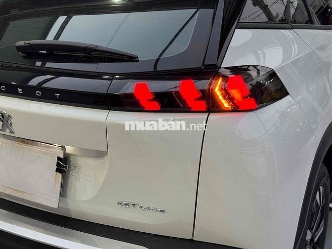 Peugeot 2008 2024 GT Line 1.2 AT - 3600 km