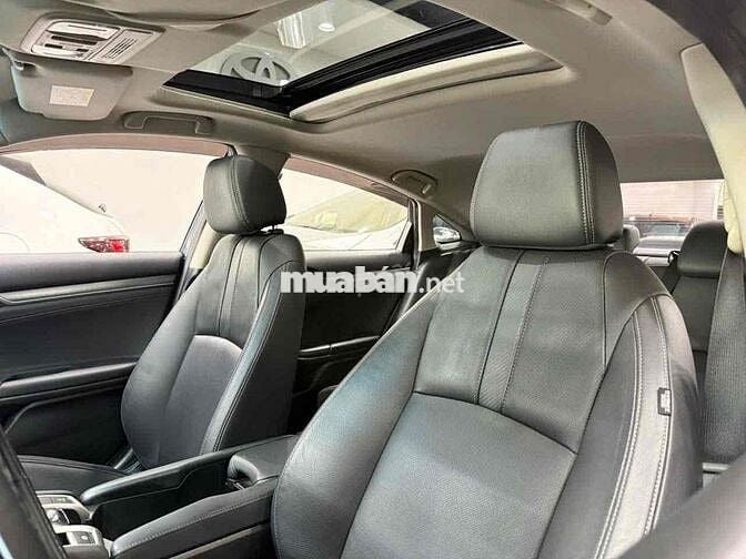 Honda Civic 2017 1.5L Vtec Turbo - 82000 km