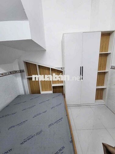 Cho thuê dạng nhà nguyên căn ngay cầu chữ Y 1 phòng ngủ + gác + phòng