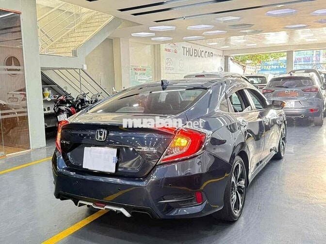 Honda Civic 2017 1.5L Vtec Turbo - 82000 km