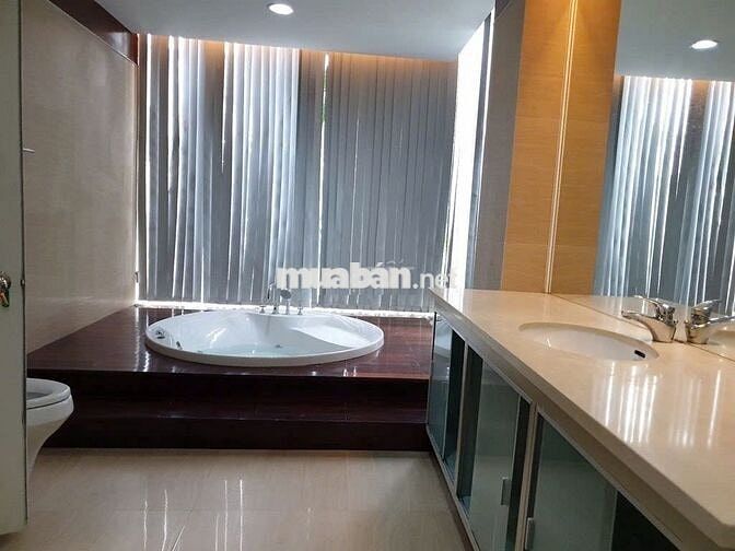 Cho thuê Biệt thự có hồ bơi PMH Q7 - 17x20m- 3 lầu 5PN- sân 100m2