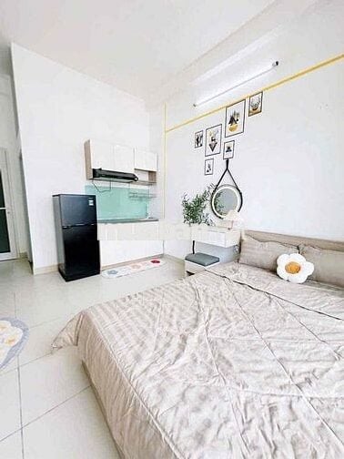 Phòng full nội thất ban công thoáng mát ko chung chủ