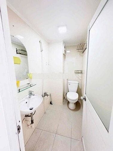 Phòng full nội thất ban công thoáng mát ko chung chủ