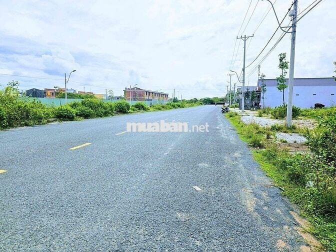 Nền trục chính lộ giới 40m  KDC Đông Phú, Tp Cần Thơ