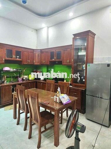 Cho thuê nhà gần UBND p.HBP,/QL13 hẻm xe tải 4 tầng giá 15tr TL