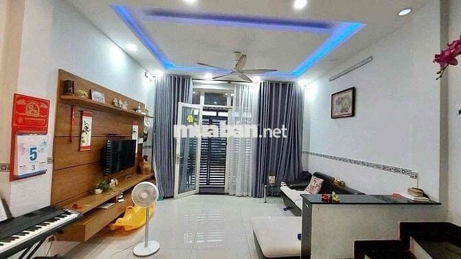 Cho thuê nhà gần chợ Hiệp Bình,/hiệp Bình,p.HBC 3 tầng full NT 15tr TL