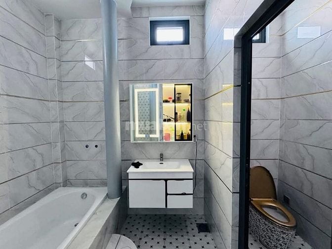 Biệt thự và đất đường DT871, Gò Công Đông. DT 4.740m2, nhà 1lầu 5PN