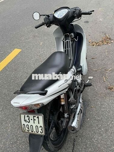 Jupiter gravita trắng xanh