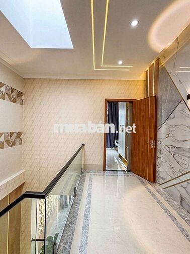 NHÀ TRỆT LẦU CAO CẤP - HẺM 7M, NGUYỄN VĂN CỪ