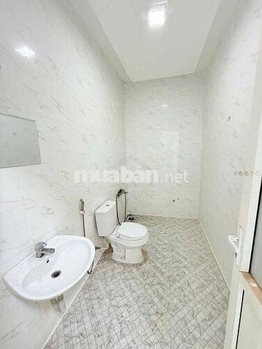 Nhà 3 lầu 6 phòng KdC Hưng Phú 2