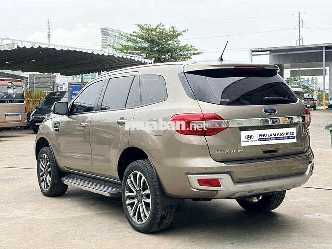 Ford Everest Titanium 2021 Chất Xe Miễn Bàn
