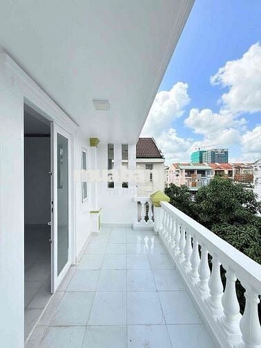 Nhà 3 lầu 6 phòng KdC Hưng Phú 2