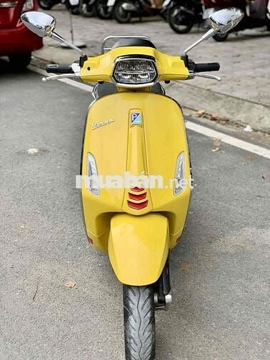 Vespa Sprint vàng 2021 dáng đẹp xe chuẩn chính chủ