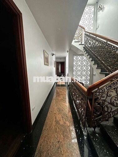 8 X 25M BIỆT THỰ 8 PHÒNG NGAY ĐẦM SEN