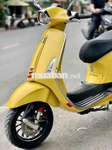 Vespa Sprint vàng 2021 dáng đẹp xe chuẩn chính chủ