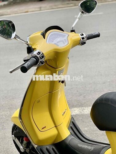 Vespa Sprint vàng 2021 dáng đẹp xe chuẩn chính chủ