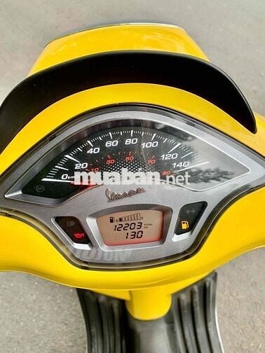 Vespa Sprint vàng 2021 dáng đẹp xe chuẩn chính chủ