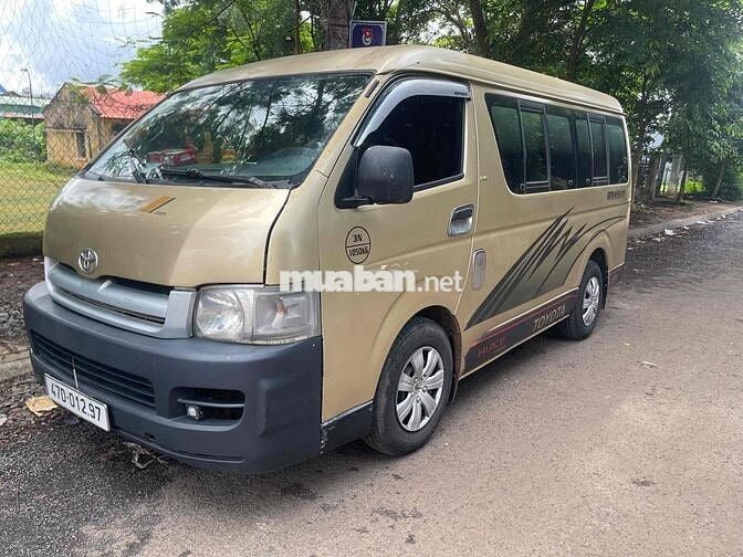 Toyota Hiace 2006 van 3 chổ máy dầu