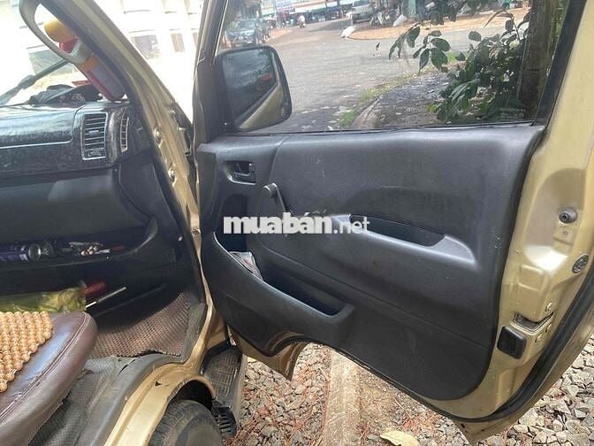 Toyota Hiace 2006 van 3 chổ máy dầu