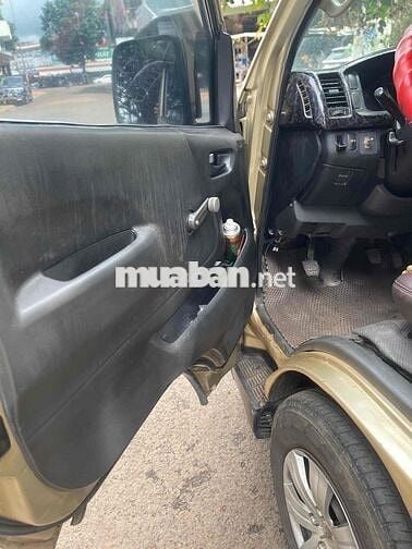 Toyota Hiace 2006 van 3 chổ máy dầu